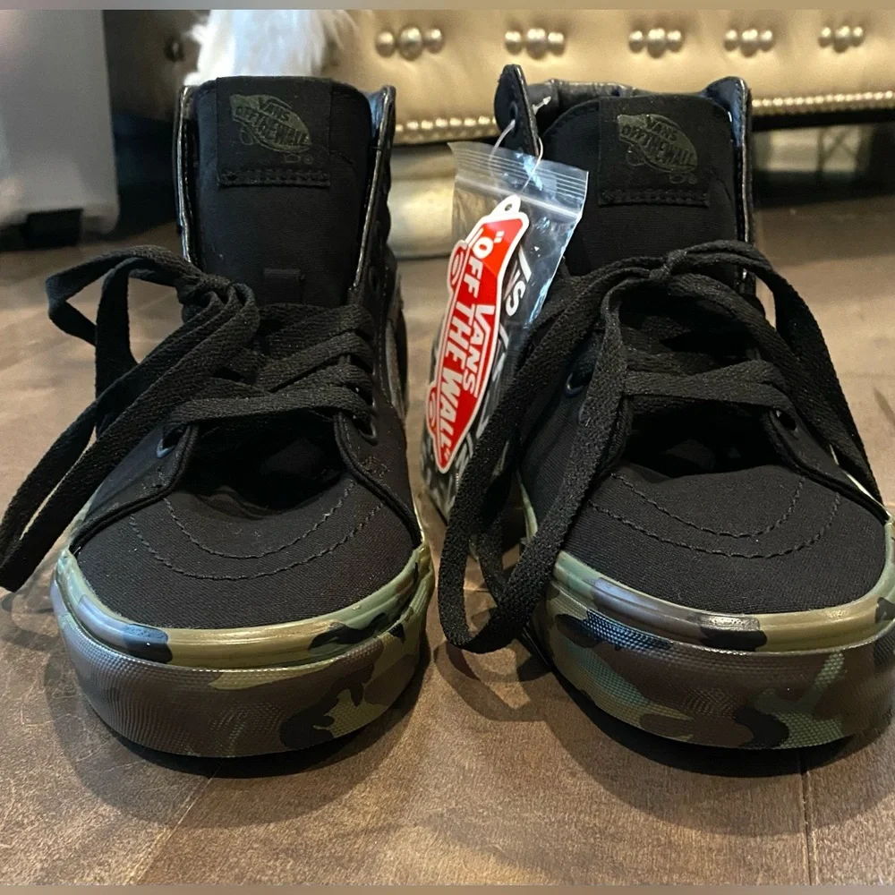 Vans Black and Green Camo High-Top Sneakers - Picture 2 of 13